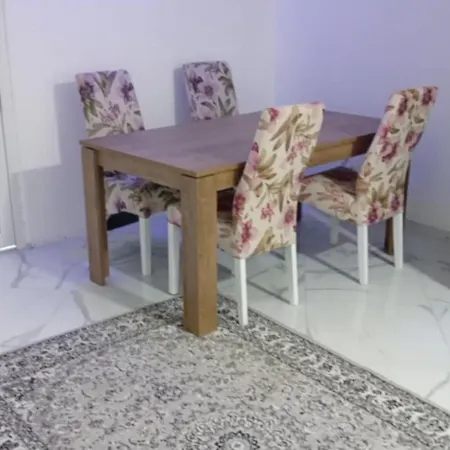 Melvina 3 Apartment *